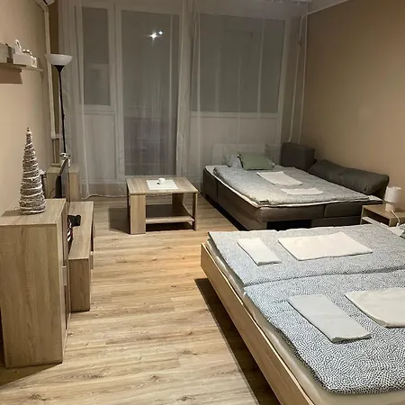 Kiss Vendeghaz 1. Гостевой дом Капошвар